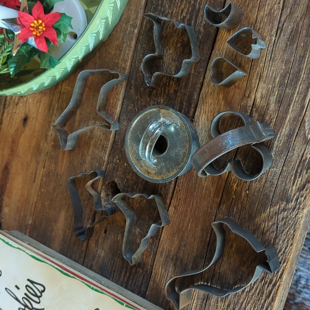 Vintage Primitive Metal Cookie Cutters Cow Horse Chicken Duck & Misc, Set of 10